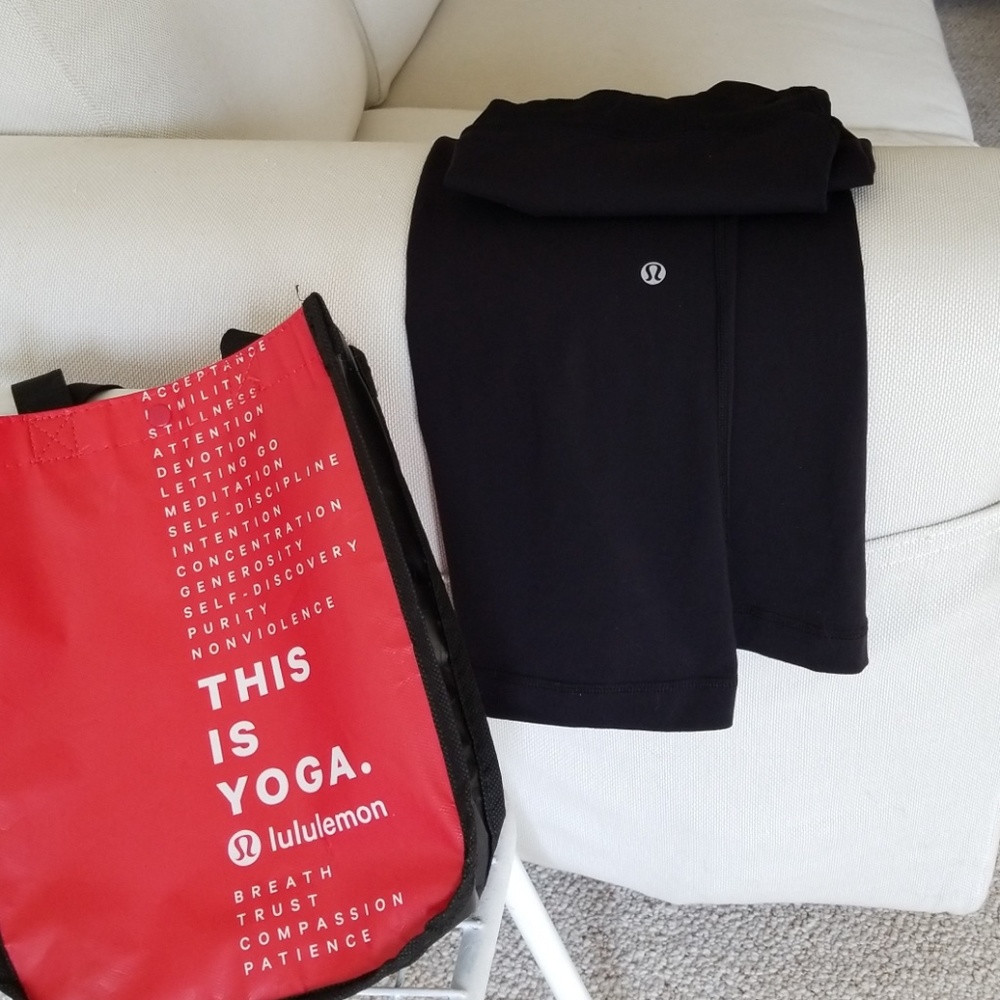 Lululemon black yoga pants